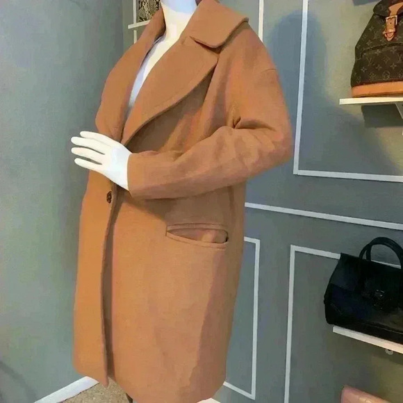 Zara - Picture 2 of 11